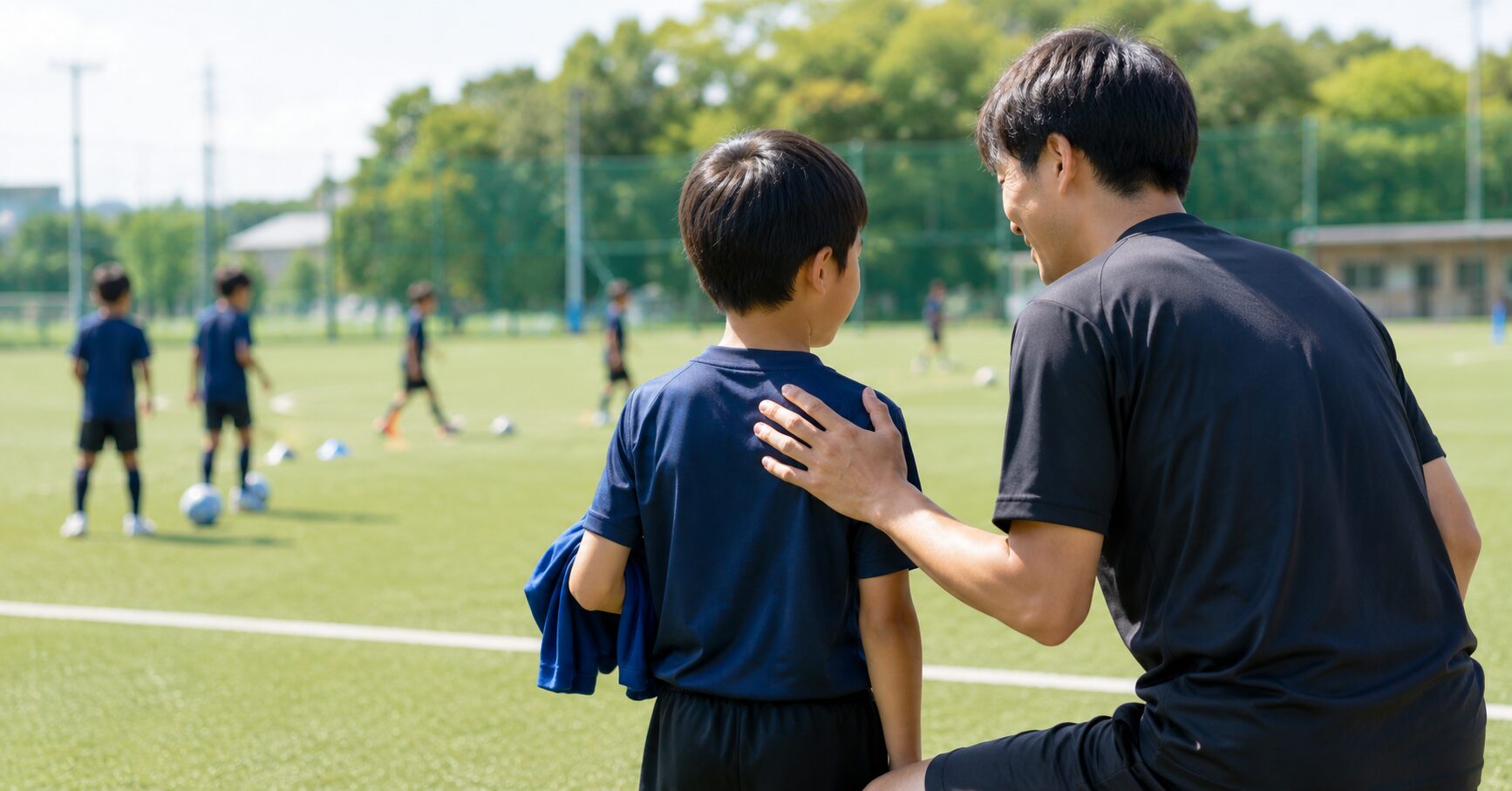 サッカー15番の意味をイメージし、背番号15のユニフォームとサッカーボールが並ぶ競技環境を表すイメージ画像